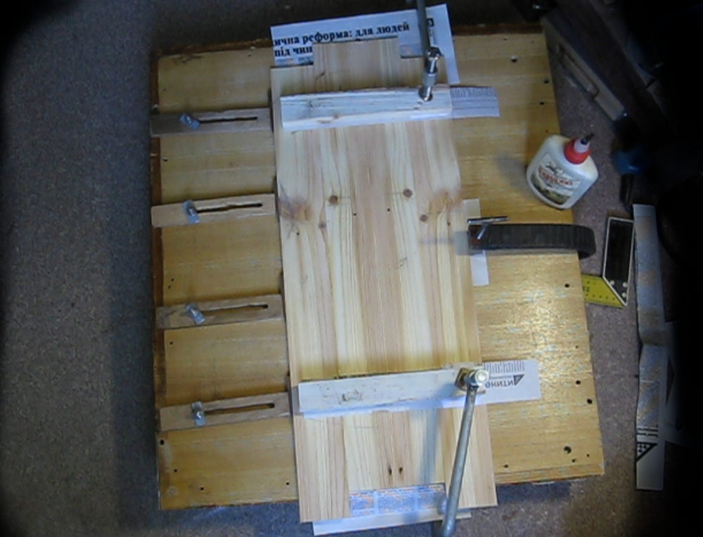 glueing table